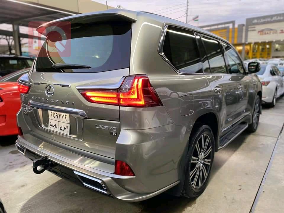 Lexus LX